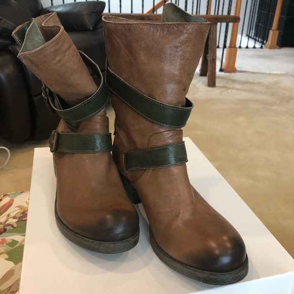 Sundance Short Strap Boots - size 37/US 7 - Picture 2 of 6
